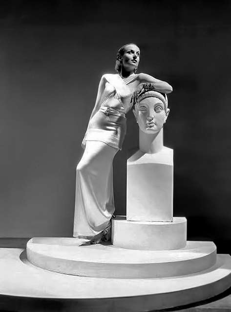 Carole-Lombard,-Publicity-still-for-Rumba,-1935 Carole lombard with winking greek bust sculpture