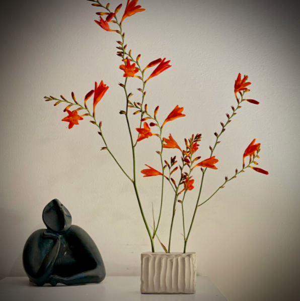 Caroline North.--Woodend Caroline North.--Woodend - 0422 013 612