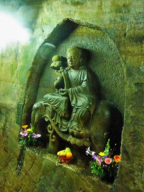 fairy-cave-temple-keelung carving-in-the-fairy-cave-temple-keelung