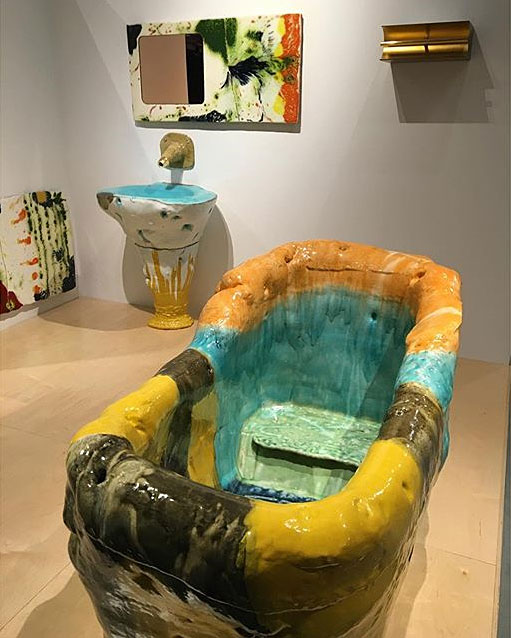 ceramic-bath-and basin-Lee-Hun-Chung Ceramics-bathroom--installation-by-Korean-artist-Lee-Hun-Chung