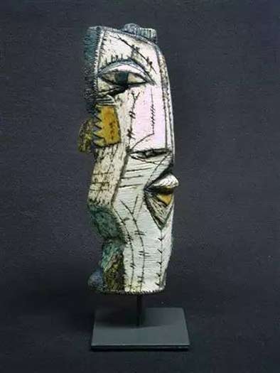 charmaine-haines-ZA-artist charmaine-haines ceramic haed sculpture