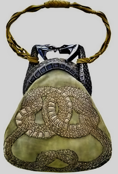lalique-serpent-handbag-394x579 Circa-1903-Snake-Handbag-by-Lalique.-Chased-silver,-antelope-skin,-silk-&-metallic-thread Purse with Two Serpents, (1901-03)