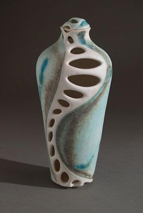 Clare-Wakefield--England-wakefield-ceramic-art Clare-Wakefield-ceramic vase