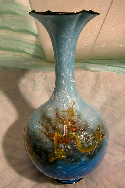 dragon-vase-cloisonne-412x619 cloisonné-vase-with-a-dragon-Chasenantiques