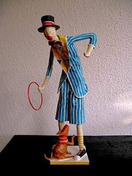 Clown-Dog-Trainer-paper-mache Fábio de Souza Pinheiro Clown with dog
