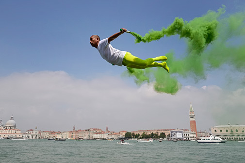 li-wei-venice-flyover-505-337 Color-Smoke-Li-Wei-1970-Flying-over-Venice-2013