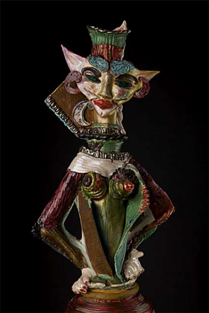 Contemporary-Ceramics-Notorious--Detail--Suzy-Birstein Notorious-figure sculpture by Suzy-Birstein-