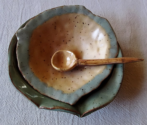 Dalya-Yohai-ceramics Dalya-Yohai-ceramic bowl dish and spoon with wooden handle