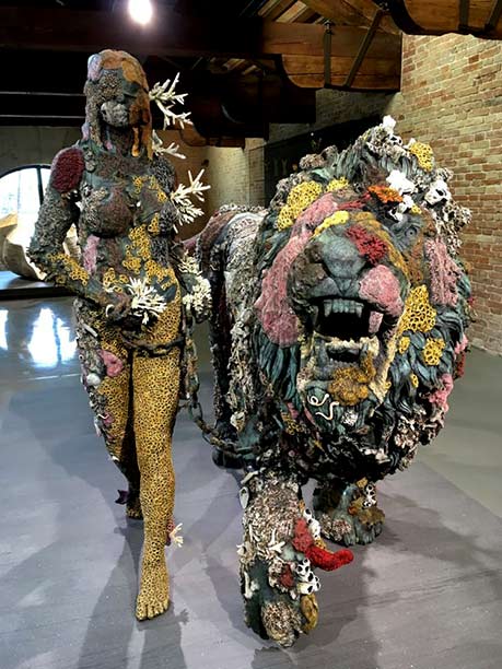 Damien-Hirst-in-Venice-Save-fantasyLion-Women-of-Mayor-Asit,-Punta-della-Dogana Damien Hirst in Venice Save fantasy Lion Women of Mayor Asit, Punta della Dogana