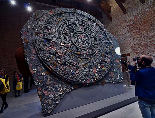 damien-hirst-treasures-from-the-wreck-unbelievable-venice-art-biennal-3-- Mayan aztec time disc - Damien Hirst