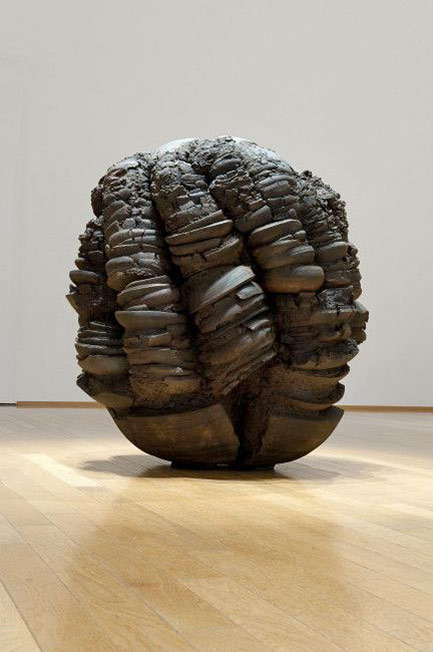 dark-silence-in-suburbia-Yo-Akiyama dark-silence-in-suburbia-Yo-Akiyama ceramic sculpture