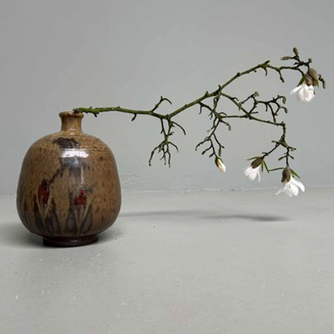 Decorative-ceramic,-(Hizen)-Kuromuta-Yaki,-ikebana-flower-vase-from-Japan. Decorative-ceramic,-(Hizen)-Kuromuta-Yaki,-ikebana-flower-vase-from-Japan.