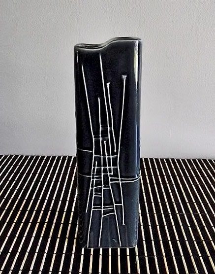 1958-vase-by-Karl-Heinz-Schultz-Koln Designed-in 1958 by Karl Heinz-Schultz-Koln,for Arabia-of-Finland-in-1963