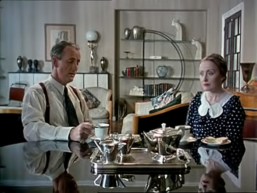 double-clue-Poirot Art Deco teabreak - Poirot