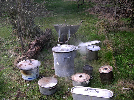 raku-ceramic-production Smoking Raku pottery la porte du soleil