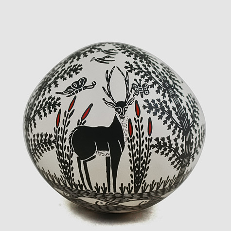 efren -ledezma-deer-olla-475x475 Etched olla by Efren Ledezma Black deer on white