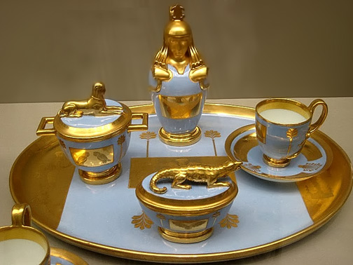 art-deco-egyptian-revival-tea-set Egyptian-Revival-porcelain-Tête-à-tête---Austria---Vienna---1794-1809 in gold and lavender