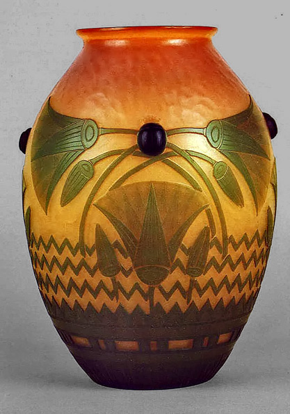 emile-galle-egyptian-revival-vase Emile Gallé ovoid Vase Egyptian revival style © 1900 Musee de l'Ecole de Nancy