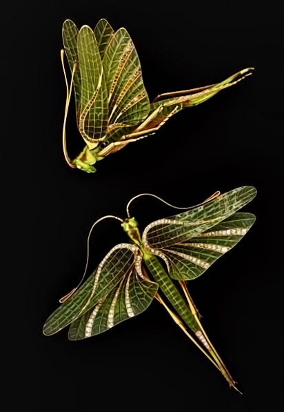 locus-hair-ornaments-lalique-412x597 Enameled-Locust-hair-ornaments-with-diamond-veins-and-gold-bodies--