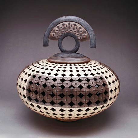 Eric-Stearns,-Raku-vessel Eric-Stearns,-Raku-lidded vessel with geometric pattern