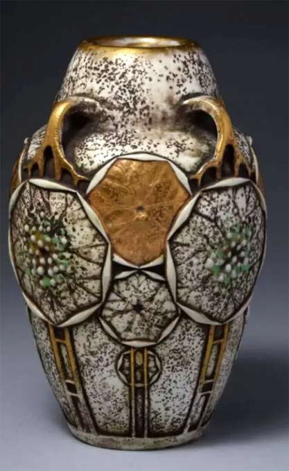 Art-nouveau-leaf-vase Ernst-Wahliss-Porcelain-Paul-Dachsel-Leaf-Vase with 4 lug handles