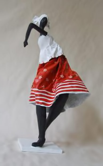 escultura-The-sculptures-of-Bahia-in-Samba-de-Roda-are-made-by-Ubiratã-Trindade escultura-The sculptures of Bahia in Samba de Roda are made by Ubiratã Trindade,-inspired by popular dance closely related to Candomblé.