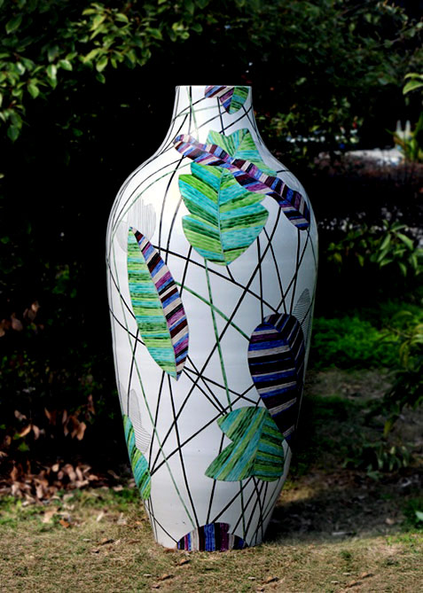 Felicity-Aylieff--monumental-pot--== Felicity Aylieff- monumental pot-Bath, UK