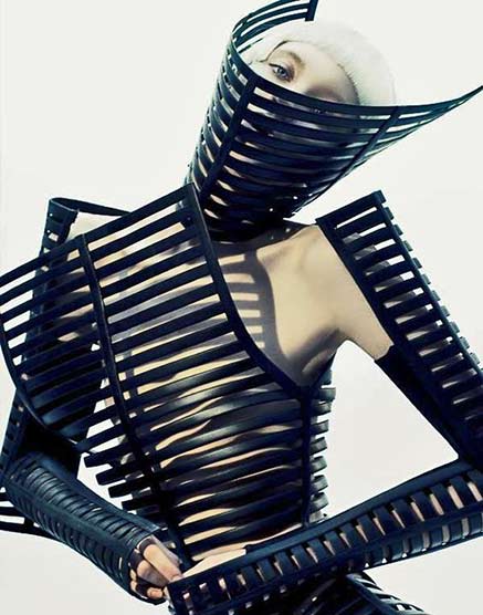 cage-couture-this-hyuna-shin-series fierce-cage-couture-this-hyuna-shin-series-is-eccentric-and-elegant