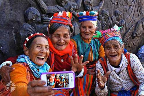 fillipine-selfie-time filipina-selfie-time - four elderly women taking a selfie