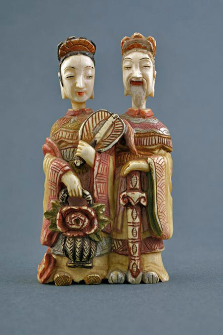fine-painted-ivory-double-snuff-bottle--dating-19th-20th-Century Chinese fine painted ivory double snuff bottle--dating19th-20th Century