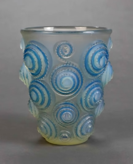 lalique-opalescent-spiral-vase-lalique-433x531 French-Opalescent-Glass-Spiral-Vase-by-Rene-Lalique 1930 GLEN-DOOLEY-ANTIQUES-!stDibs