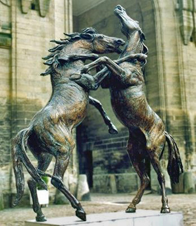 Gabriël-Sterk-stallions-sculpture Gabriël-Sterk---Bronze-equine-study---fighting-stallions
