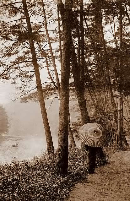 Geisha-on-a-morning-walk-photo GEISHA-ON-A-MORNING-WALK-WITH-PAPER-PARASOL----A-Riverside-Scene-in-Old-Japan
