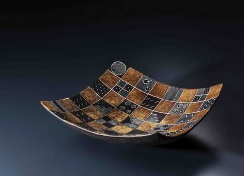 ceramic-platter-Chieko yorigami gold-and-silver-aya-angle-platter-Cheiko Yorigami