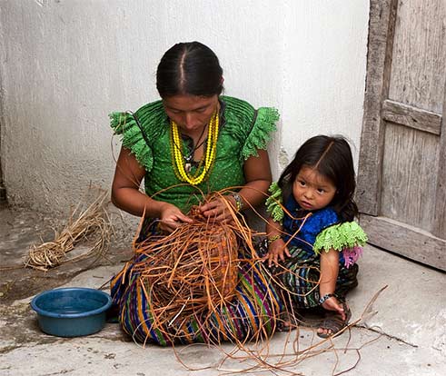 Guatemalan-basket-making Guatemalan-basket-weaving