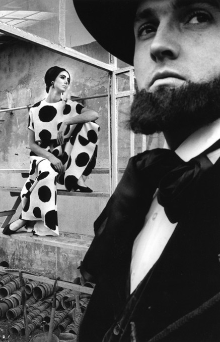 jeanloup-sieff-photo-1964-437x677 Harpers Bazaar-1964-photo-Jeanloup Sieff