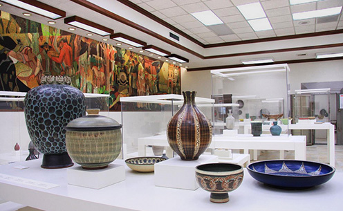 harrison-mcIntosh-pottery-496x305 Harrison McIntosh display ---Flickr--AMOCA