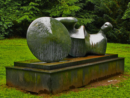 goslar-warrior-henry-moore-439x333 Henry-Moore'The-Goslar-Warrior'-(1975)-Abstract Sculpture-Goslar---Germany