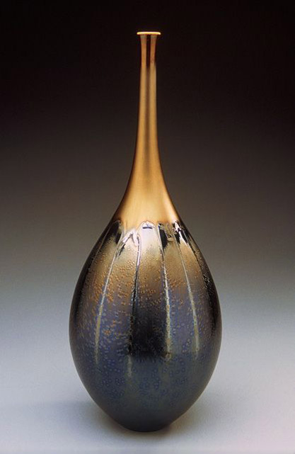 teardrop-vase-hideaki-miyamura-417x641 Hideaki-Miyamura---Tall teardrop shaped vase with black & gold glaze