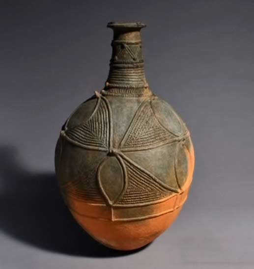 Igbo,-Nigeria- Incised decoration pot by Igbo, Nigeria