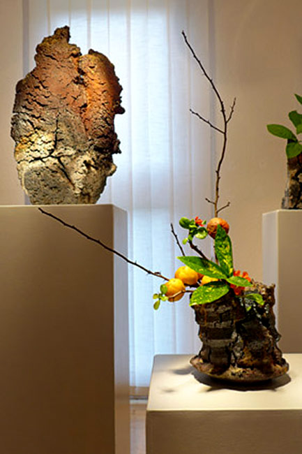 ikebana-Karin-Kopp,-Ritterhude--Jochen-Ruth-vessel Ikebana by Karin Kopp,-Ritterhude Jochen Ruth ceramic vessel