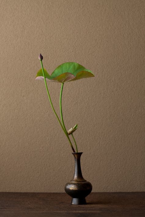 Toshiro-Kawase-ikebana-master Traditional Japanese Ikebana - Toshiro Kawase