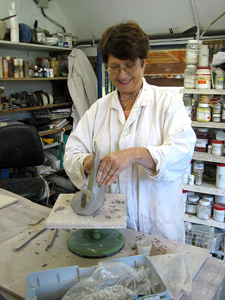 handbuilt-pottery-france Creating Raku at la porte du soleil - Essonne, France