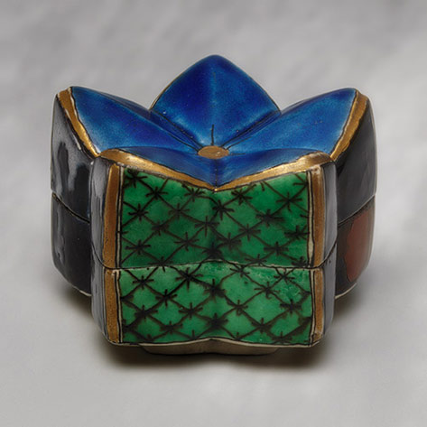 Incense-box-(kogo)-in-the-form-of-a-plum-flower,-Edo-period Incense box (kogo) in the form of a plum flower, Edo period