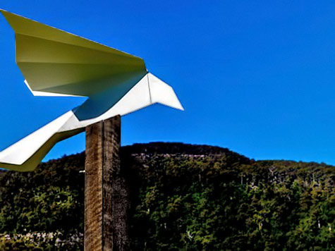 J-Griffiths-bird-sculpture Bird sculpture - photo J Griffiths