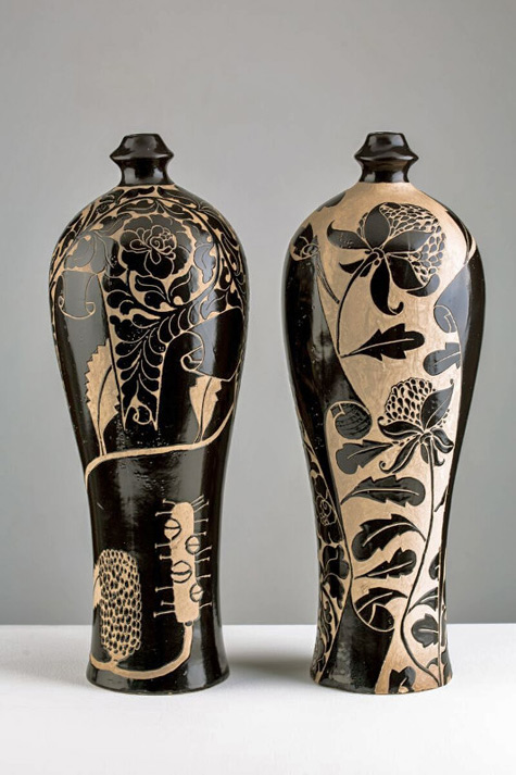 janet-deboos-ceramic-bottles-475x713 janet-deboos-survey-2 large bottles with sgraffito deccorations