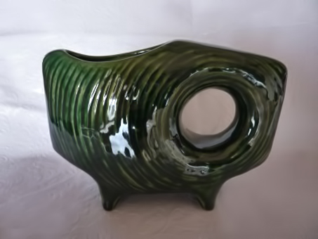 modernist-green-ceramic-vase japanese-green-glaze sculpture-ikebana-vase