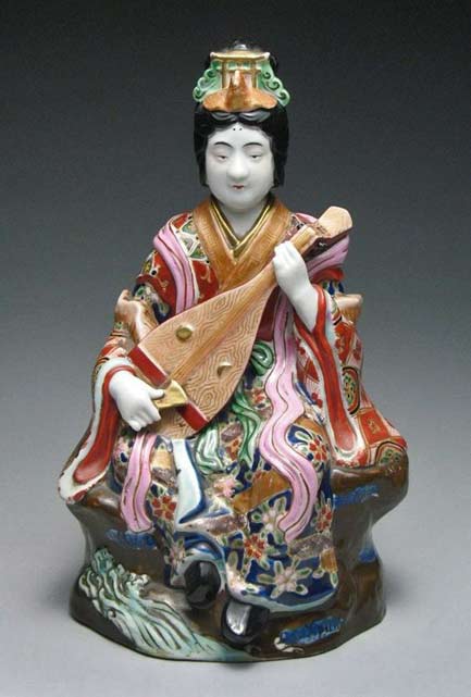 Japanese-Geisha-Musician-figurine Japanese-Kutani-Japanese-Geisha-Musician-Porcelain-Figure