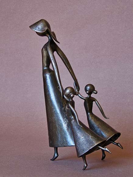 Jean-Pierre-Augier--France Jean-Pierre-Augier-french-sculptor - A hooded lady walking with two girls