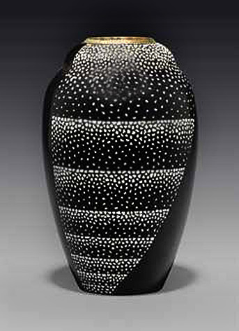 lacquered-metal-eggshell-vase-jean-dunand-343x746 jean_dunand_a_vase_circa_1925